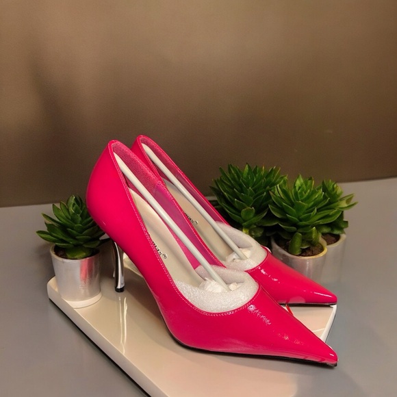 Pierre Dumas Pink Pointy Toe Stilettos NIB - Picture 2 of 7